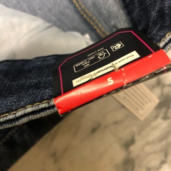 No Boundaries Super High Rise Curvy Crop Skinny Jean Size 5 NWT - Picture 4 of 8